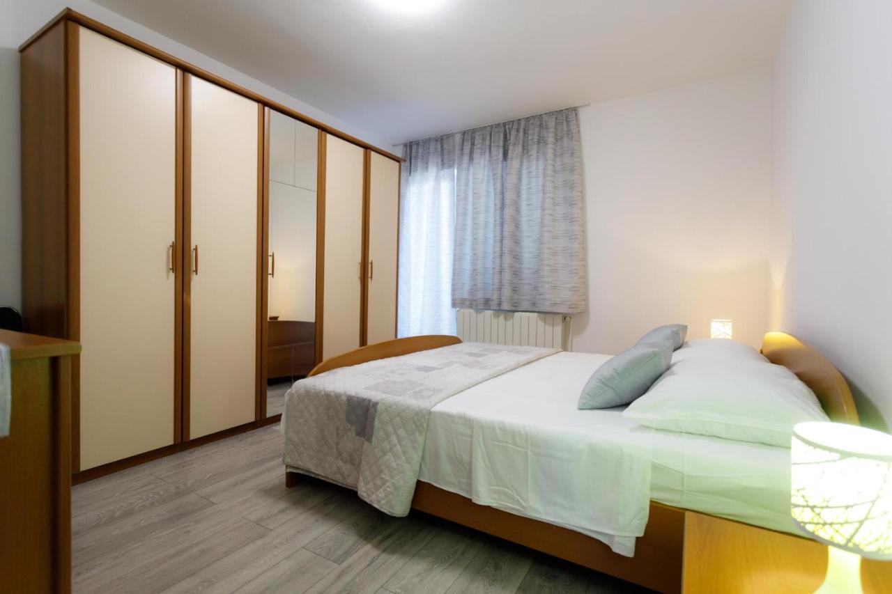 Apartman Laura 크르크 외부 사진
