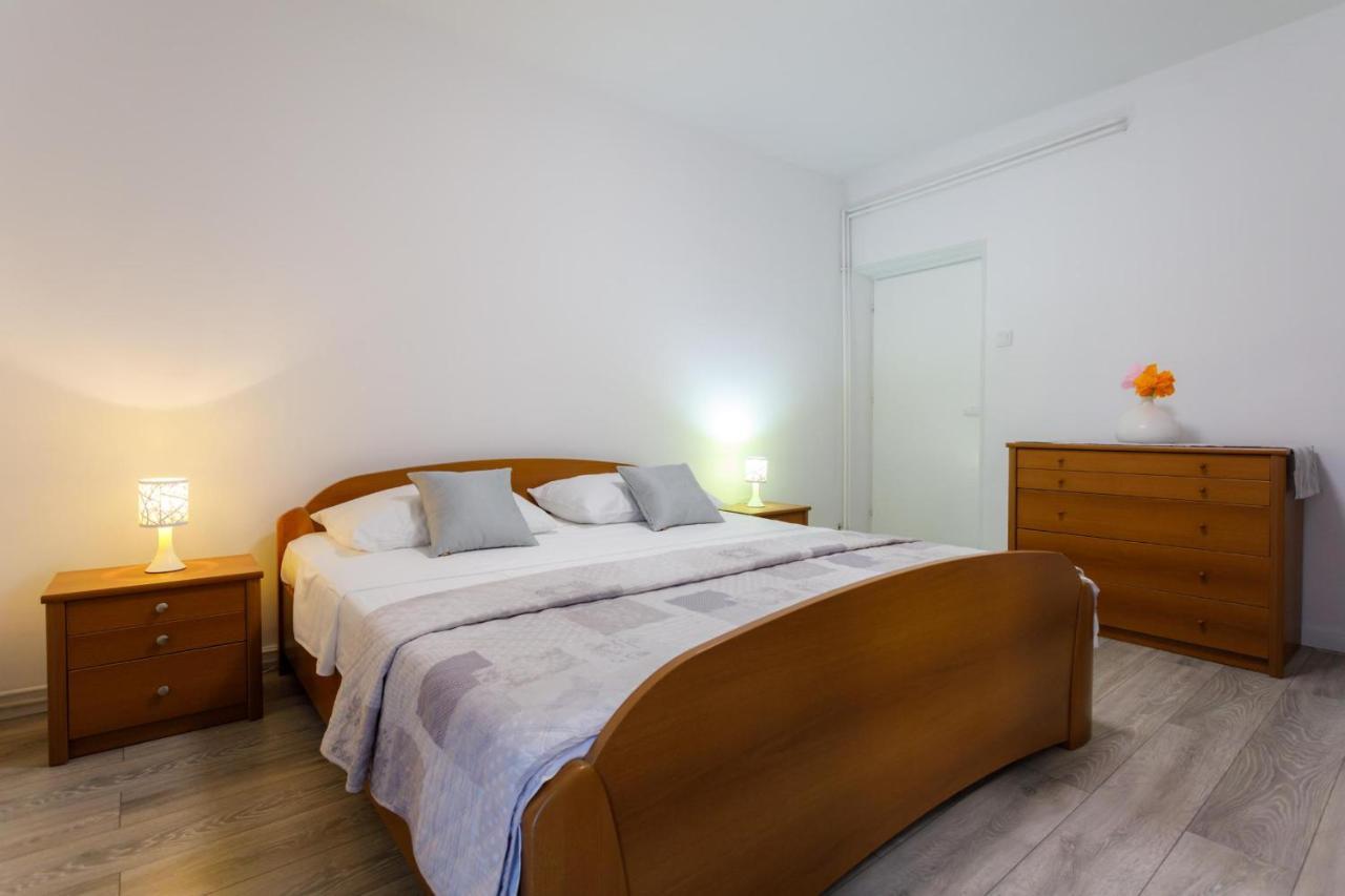 Apartman Laura 크르크 외부 사진